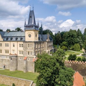 MĚSTO ZRUČ NAD SÁZAVOU: Zámek Zruč nad Sázavou