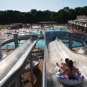 AREÁL FLOŠNA HRADEC KRÁLOVÉ: -