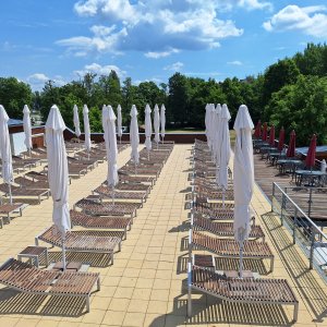 AREÁL FLOŠNA HRADEC KRÁLOVÉ: -