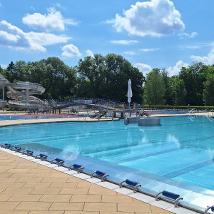 AREÁL FLOŠNA HRADEC KRÁLOVÉ: -